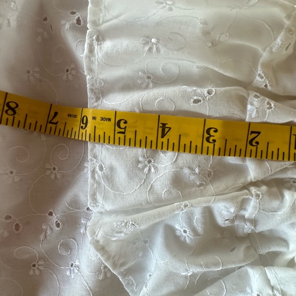 Peasant Style White Eyelet Blouse Size Small. Short Sleeves. - Picture 7 of 9